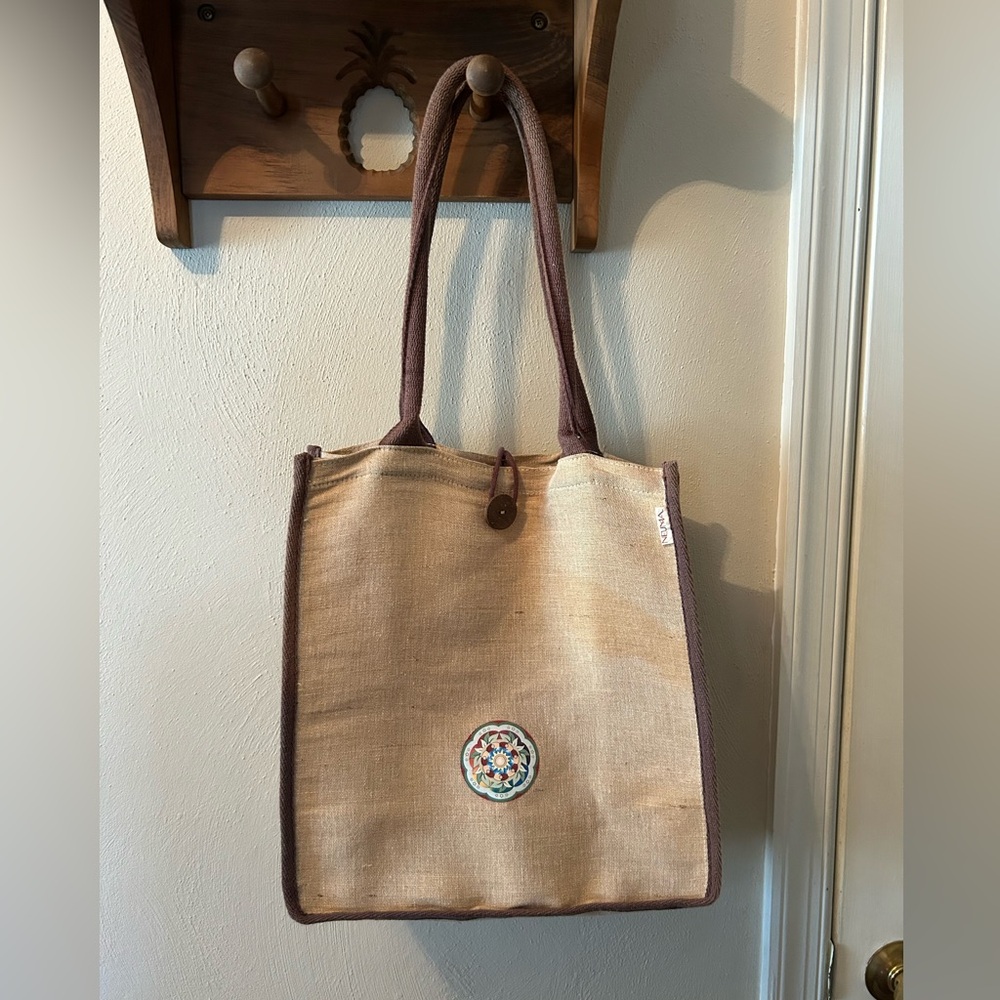 Linen Vntg 12.5x12.5x6” wheat/brown double handle bag, originally 4hair products